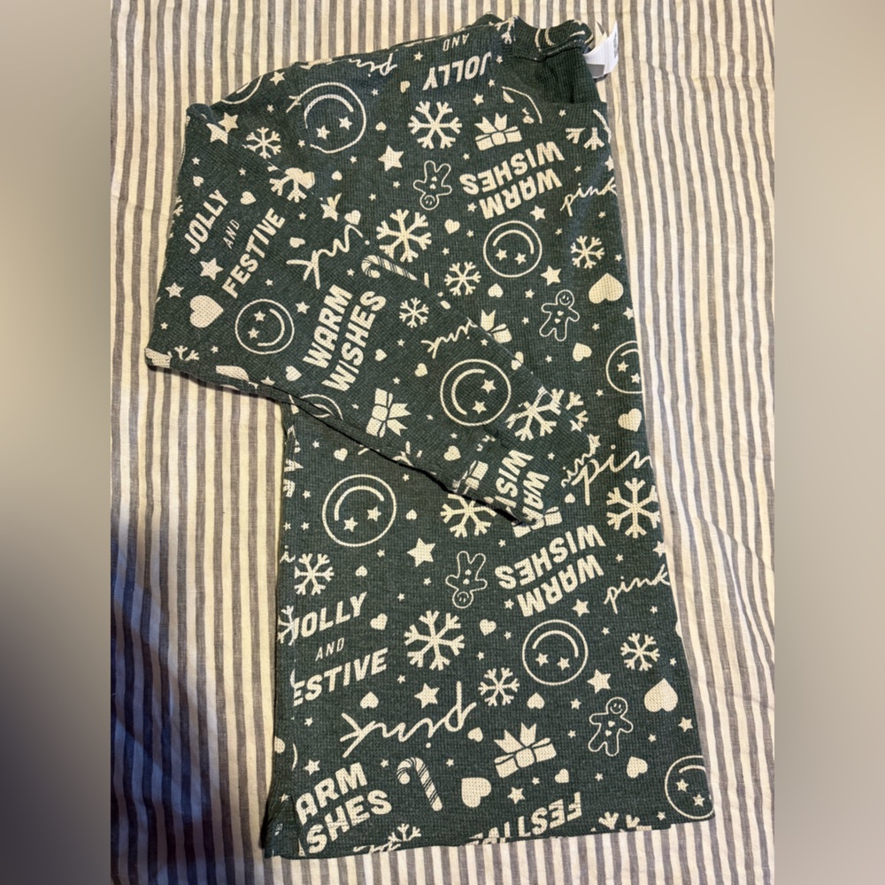 PINK Victoria's Secret Green Holiday Pajama Pants